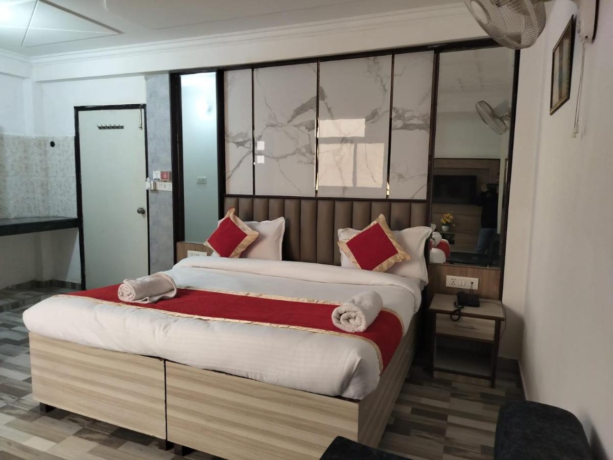 Hotel Clink New Delhi Airport Buitenkant foto