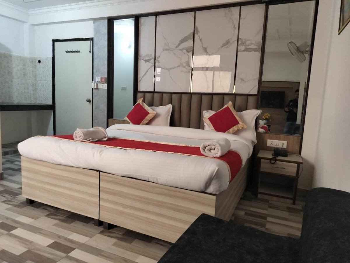 Hotel Clink New Delhi Airport Buitenkant foto