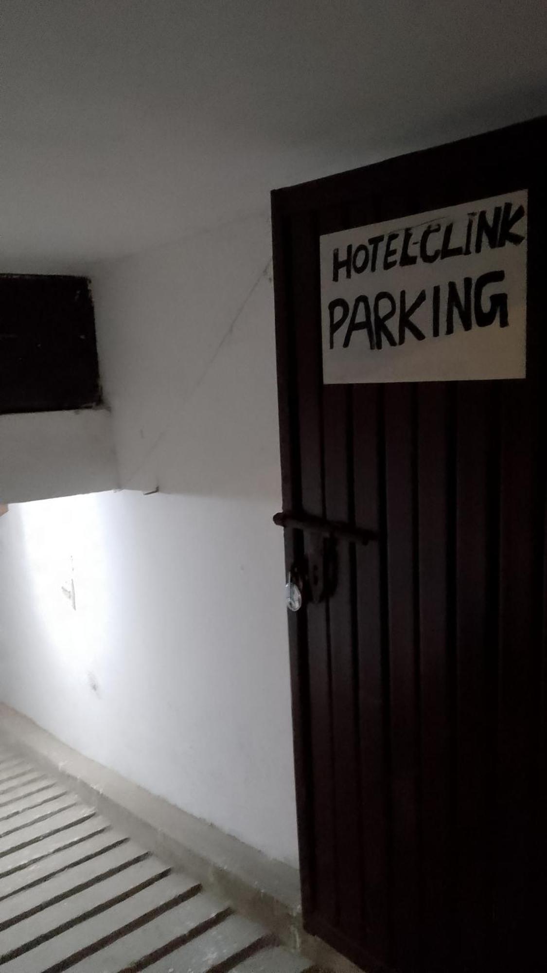 Hotel Clink New Delhi Airport Buitenkant foto